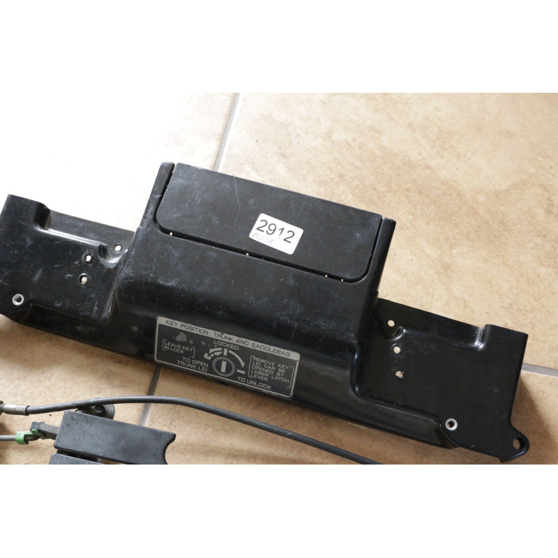 Zamek kufra centralnego, osłona zamka