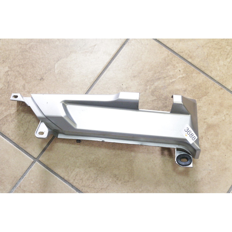 Osłona mocowań podestu Lewa (podestu)