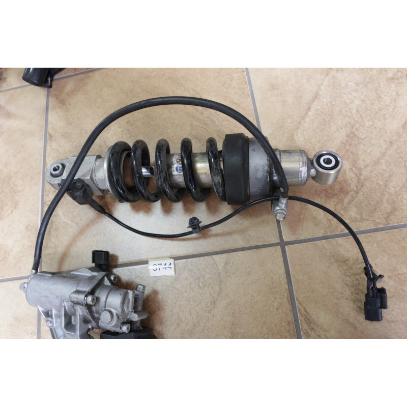 Amortyzator tylny z pompą