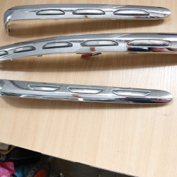 Listwy kufra centralnego komplet używane