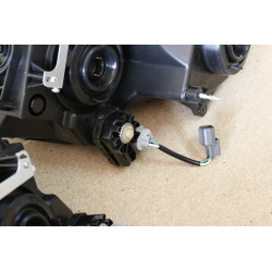 REFLEKTOR LAMPA LAMPY NOWA Ciemny środek12-17r