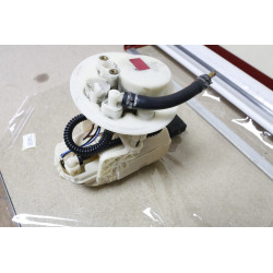 Pompa paliwa z pływakiem