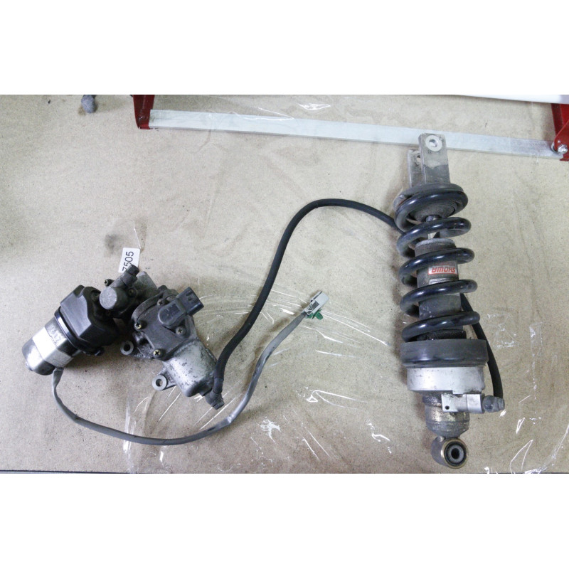 Amortyzator tylnego zawieszenia z pompą